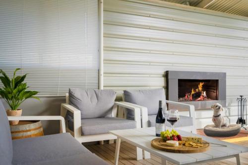Abbey House | Abbey Bay Cottage Pet Friendly and Free Wifi