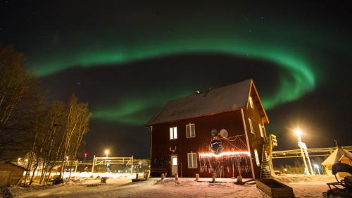 Abisko Hostel | Abisko net Hostel & Huskies