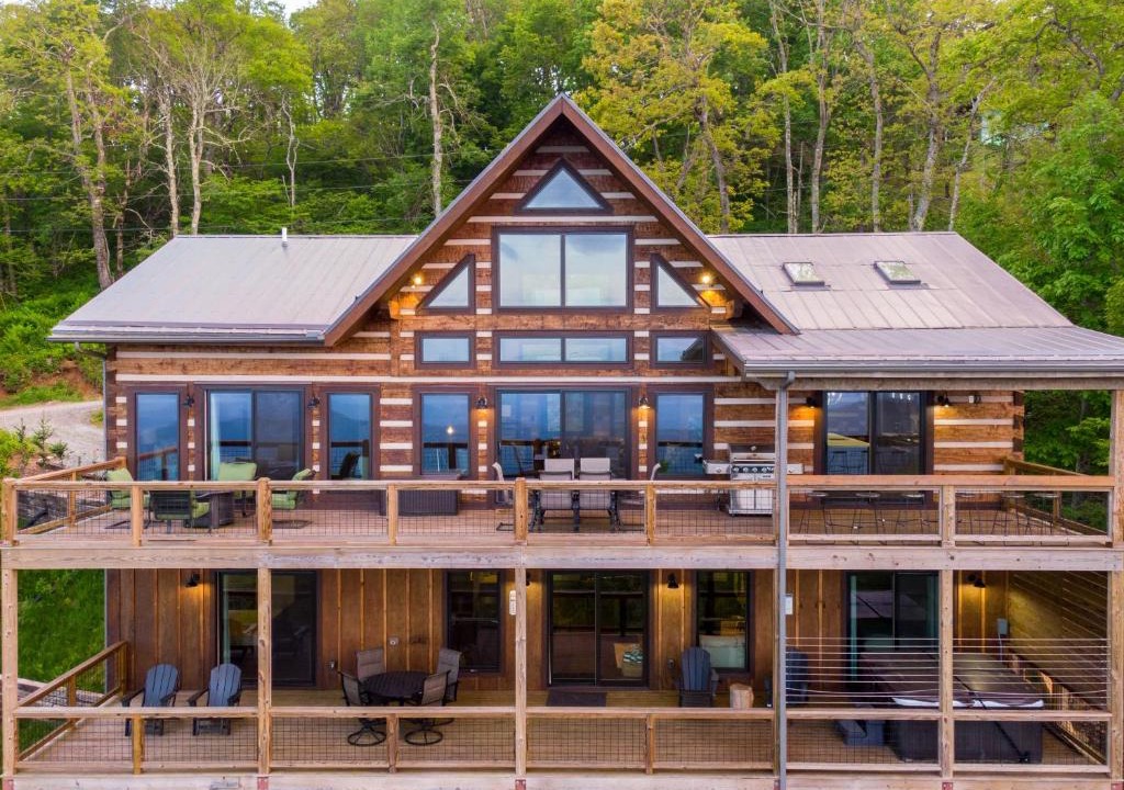 Boone House | Above and Beyond