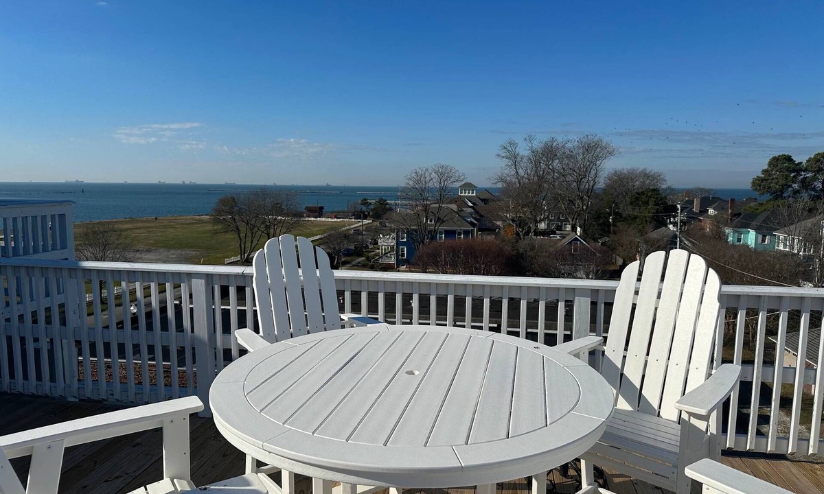 Cape Charles Condo | Above It All Condo with Rooftop Deck & Bay Views