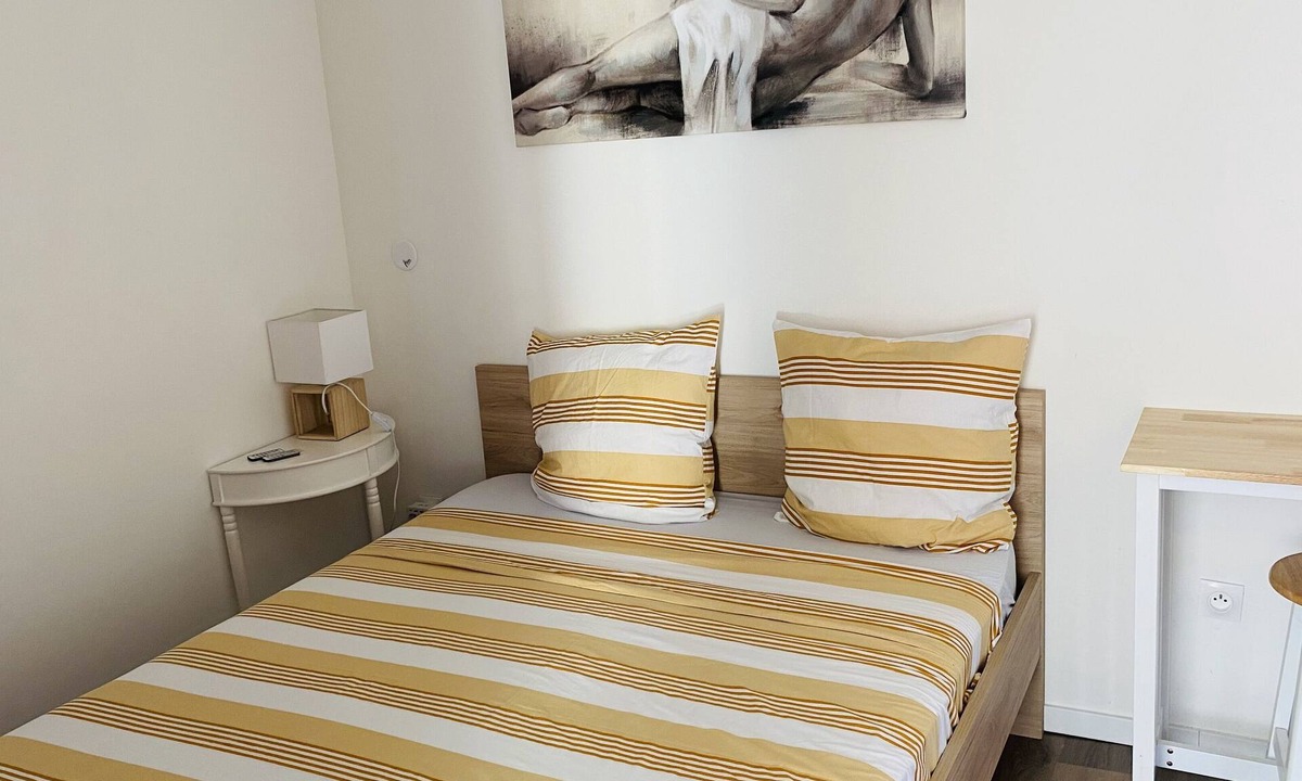 Castres Bed & Breakfast | Abrilove Petit Studio de 15 m², Coin Cuisine, Salle de Bain