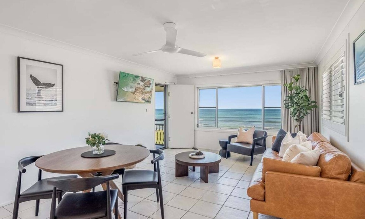 North Creek Apartment | Absolute Beachfront Apartment 3T
