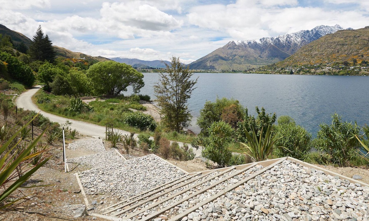 Queenstown Cottage | ABSOLUTE LAKEFRONT - QUEENSTOWN APARTMENT in Queenstown