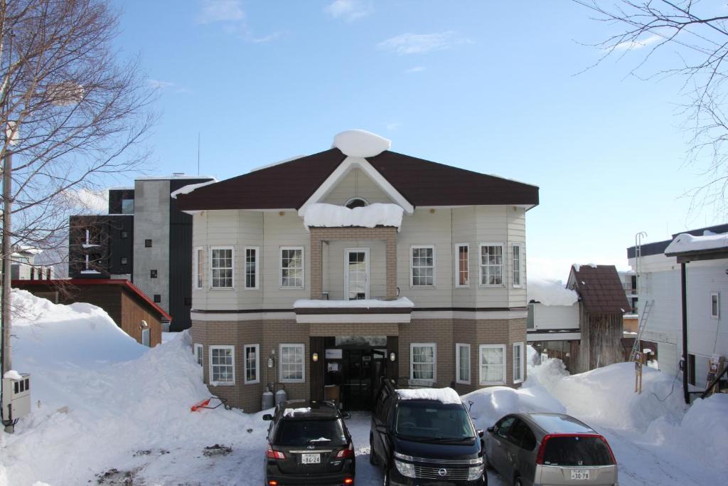 Hirafu Cabin | Absolute Niseko Lodge