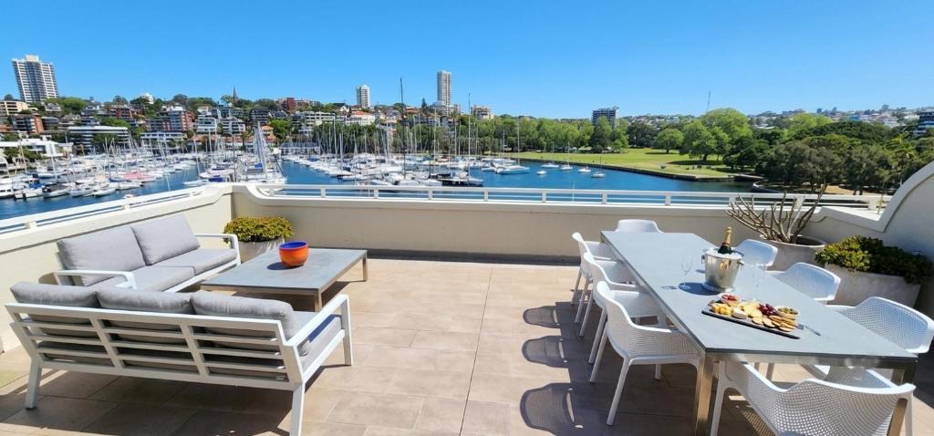 Elizabeth Bay Apartment | Absolute Waterfront with Oversized Private Terrace