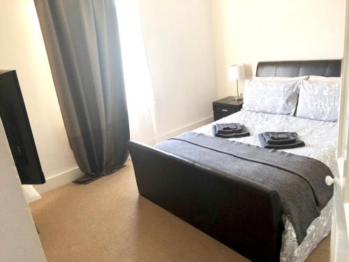 Luton House | AC Lounge 13