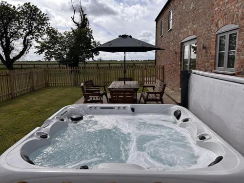 Boston House | Acacia Barn