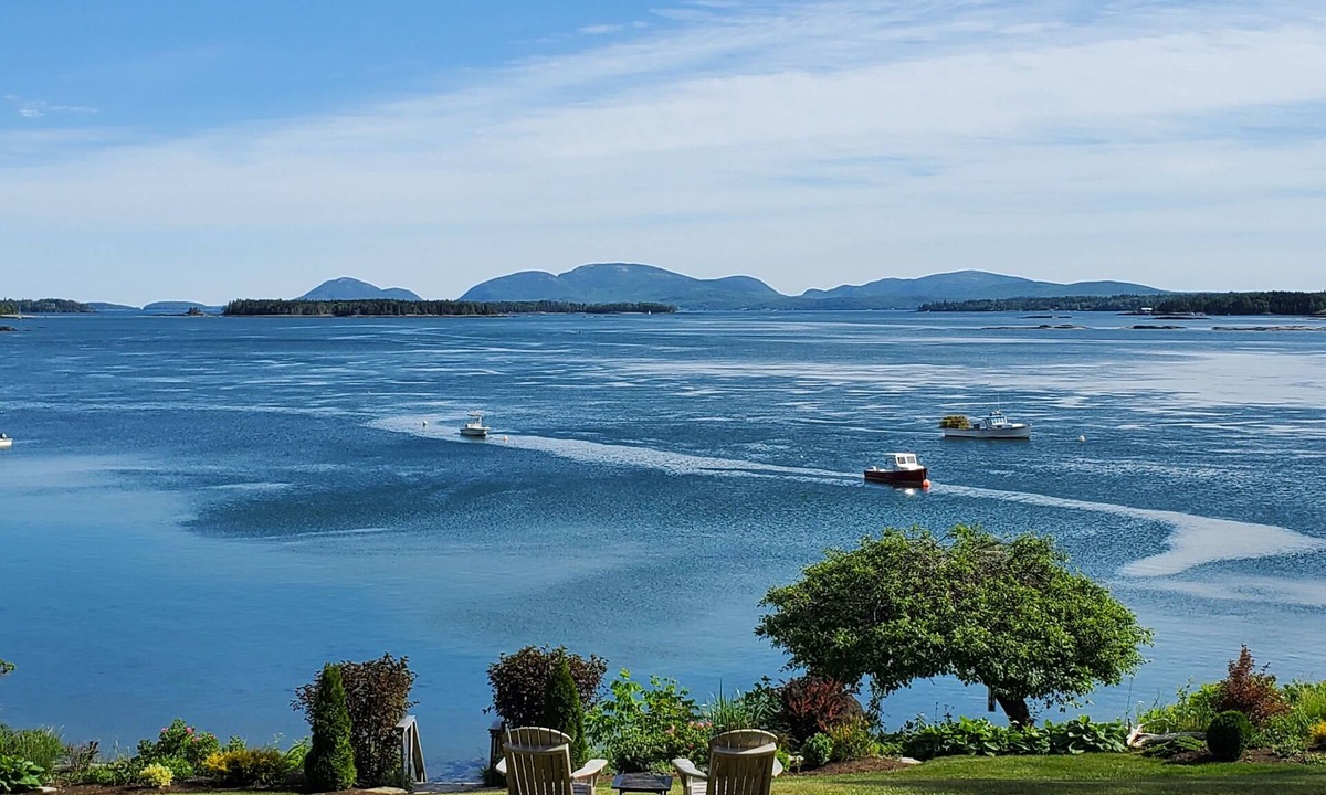 Sullivan Bed & Breakfast | Acadia Bay Inn