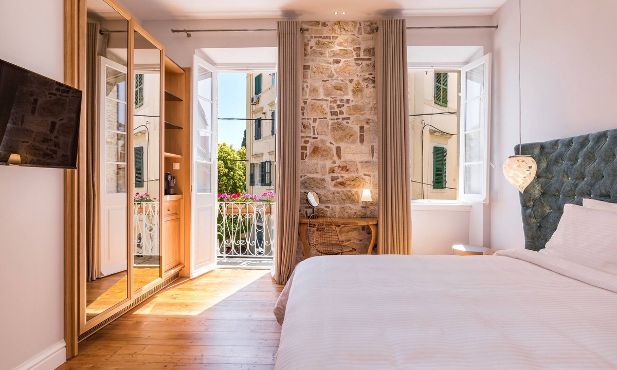 Corfu Town Hotel | Acanthus blue