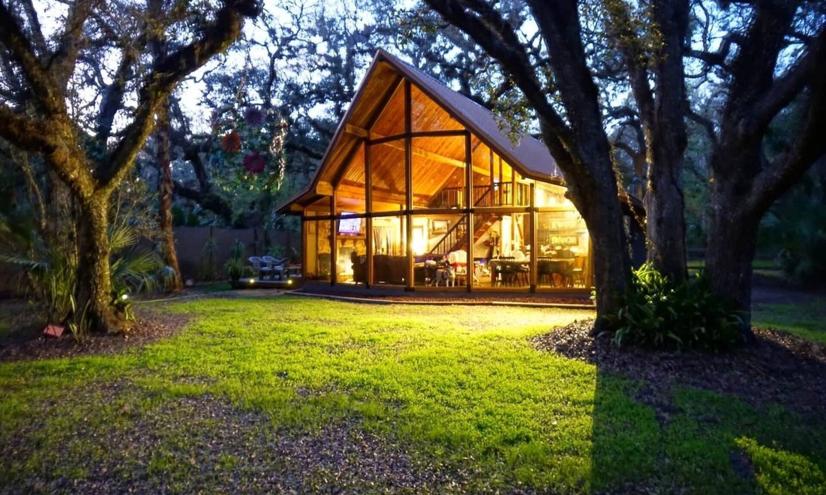 Hernando Cabin | Access to secret spring, free canoes, Pet Friendly. Nature Lovers paradise! Discounts applied for stays longer than 7 days and 30 days!