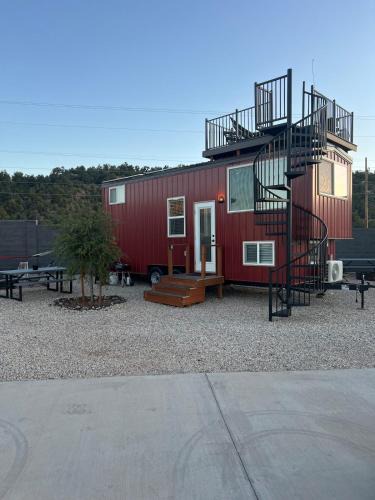 Hurricane House | Access Zion & Bryce! Tiny Home with Rooftop Deck and Hot Tub