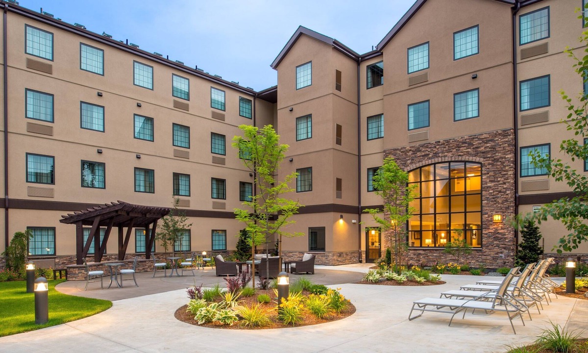 Hillsboro Apartment | Accessible 1 BR Suite 2 Queens | Pool + Breakfast