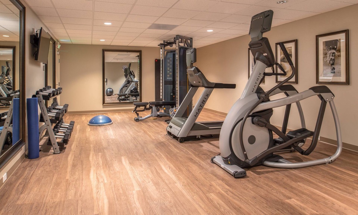 Hillsboro Apartment | Accessible 1BR King Suite w/Breakfast + Pool