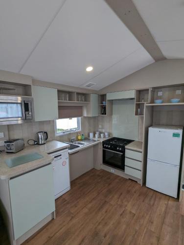 Weymouth Resort | ACCESSIBLE FRIENDLY MODERN Family Caravan Littlesea Haven Weymouth