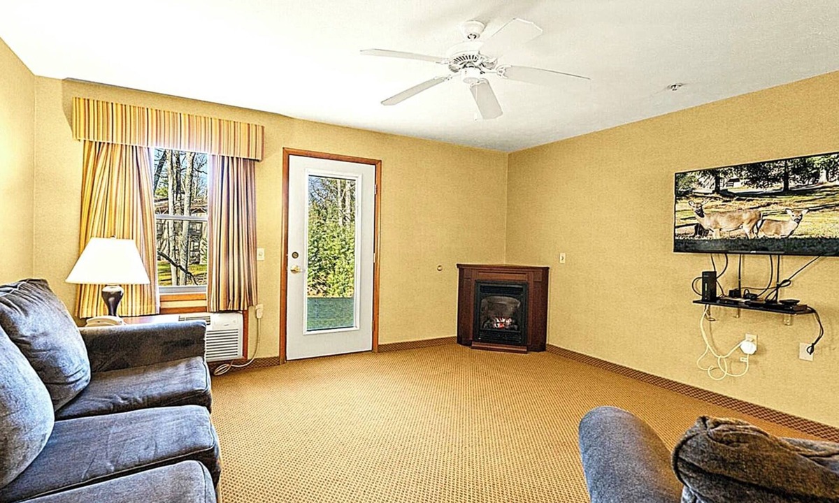 Lake Harmony Condo | Accessible Lake Harmony Condo – Single-Level Comfort, Sleeps 6