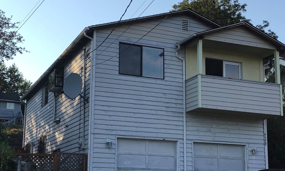 Columbia City House | Accessible units @ the center of COLUMBIA CITY
