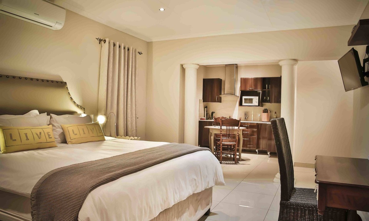 Centurion Apartment | Accommodation @ Van's