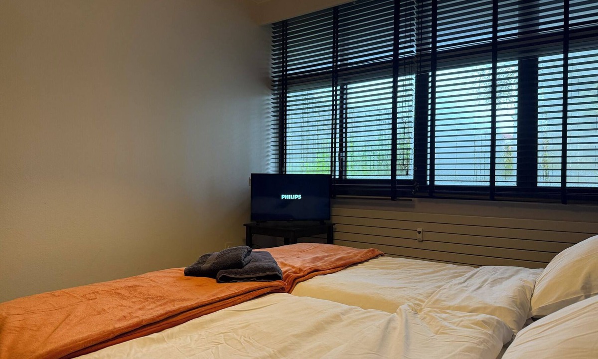 Harmonie Hotel | Accommodation with private bathroom, TV & WiFi - Quiet in Antwerp