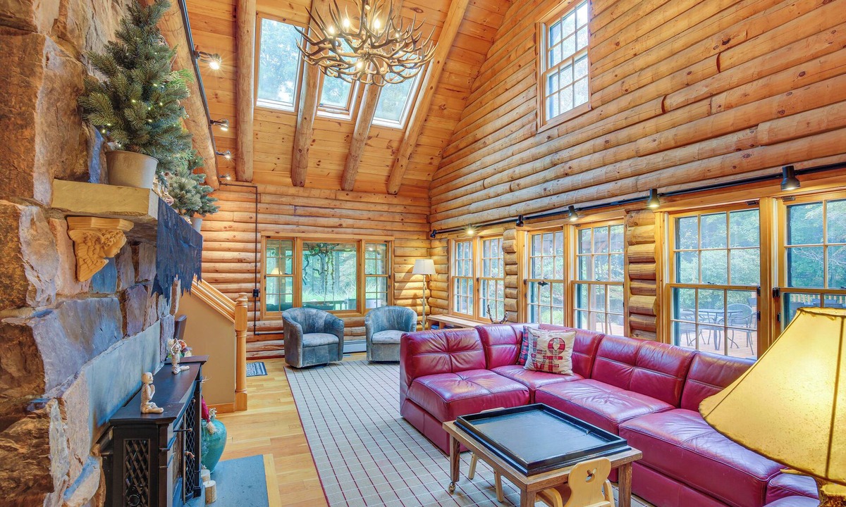 Accord Cabin | Accord Vacation Rental w/Pool & Hot Tub!