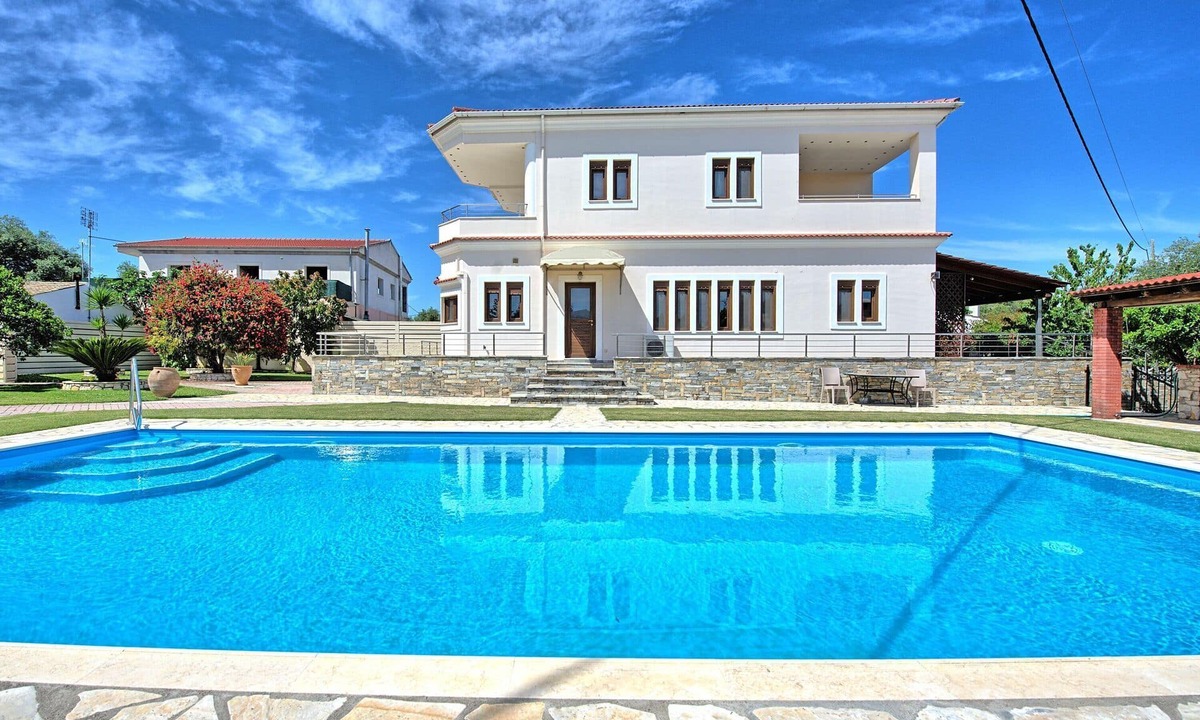 Acharavi Villa | Acharavi Beach Villa - Luxury Seaside Villa Rental in Acharavi, Island of Corfu.