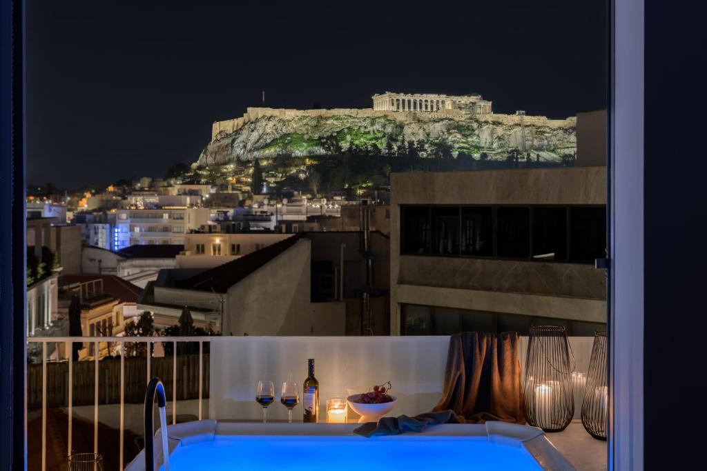 Monastiraki Apartment | Acropolis Penthouse Plunge Pool