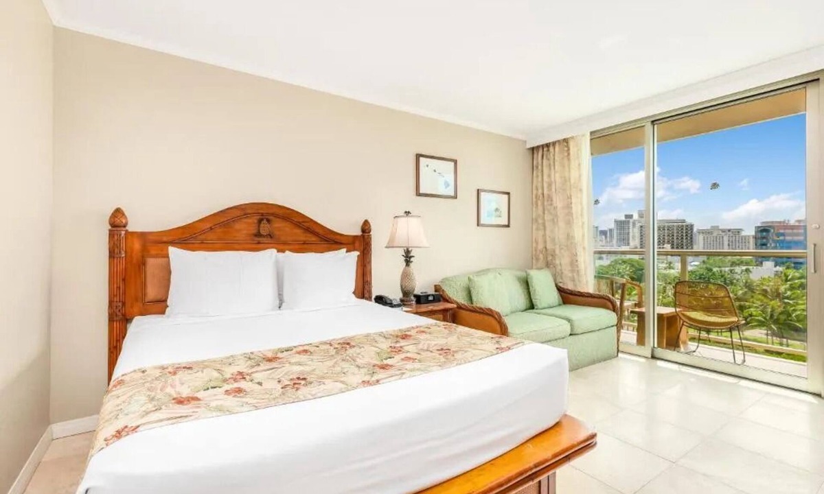 Waikiki Hotel | Across from Park & Close to Beach! Outdoor Pool, Onsite Parking!
