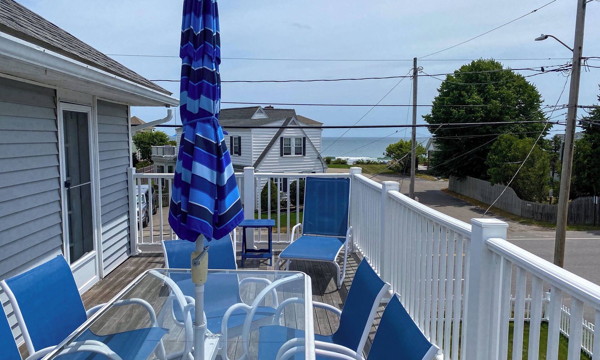 Rye House | Across from Residential Section of Jenness Beach