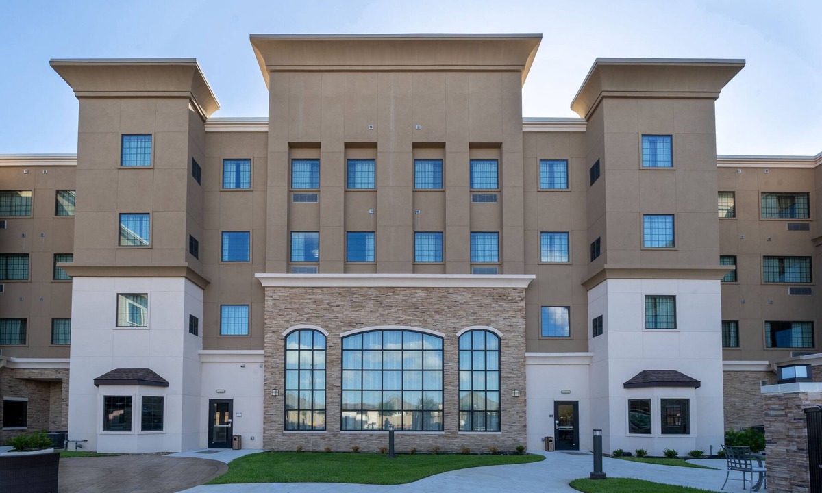 Baytown Apartment | ADA Studio Suite w/Full Kitchen & Free Breakfast