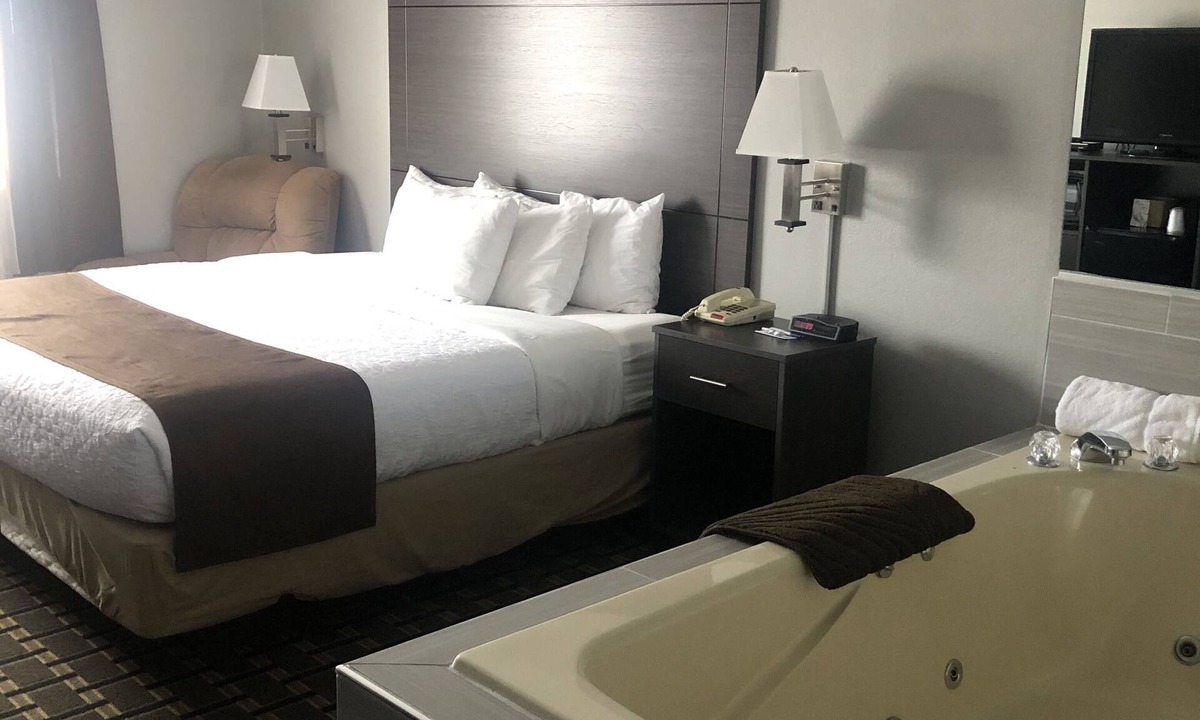 Adams Hotel | Adams Inn