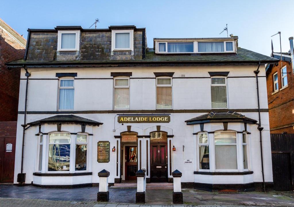 Blackpool Town Center Hotel | Adelaide Lodge - Town Centre - Opposite Winter Gardens