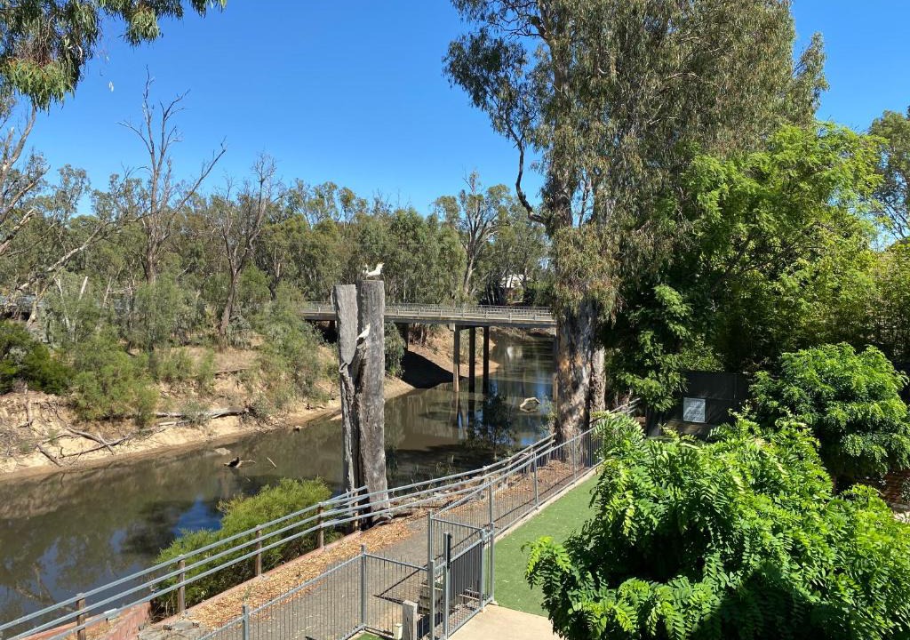 Echuca Apartment | Adelphi Apartments 3 or 3A - Downstairs 2 Bedroom or Upstairs King Studio with Balcony