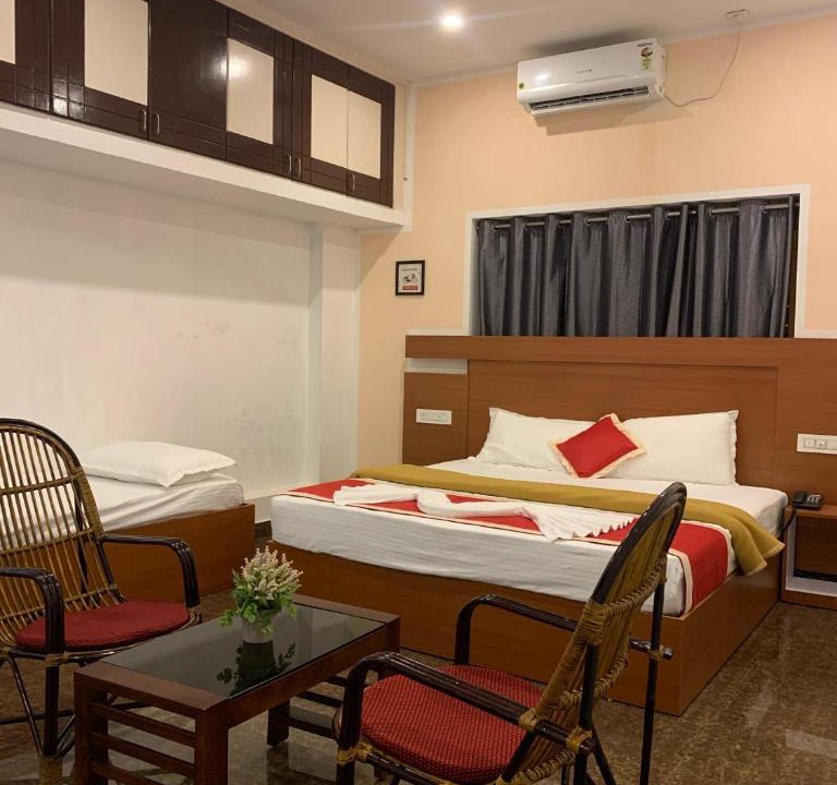 Guruvayur Hotel | Adi Deva Inn