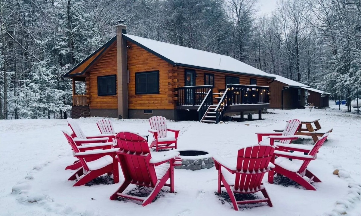 Stony Creek Cabin | Adirondack Hideaway: Cozy Eve's Cabin w/fire pit, Close to Skiing & Lake Fun