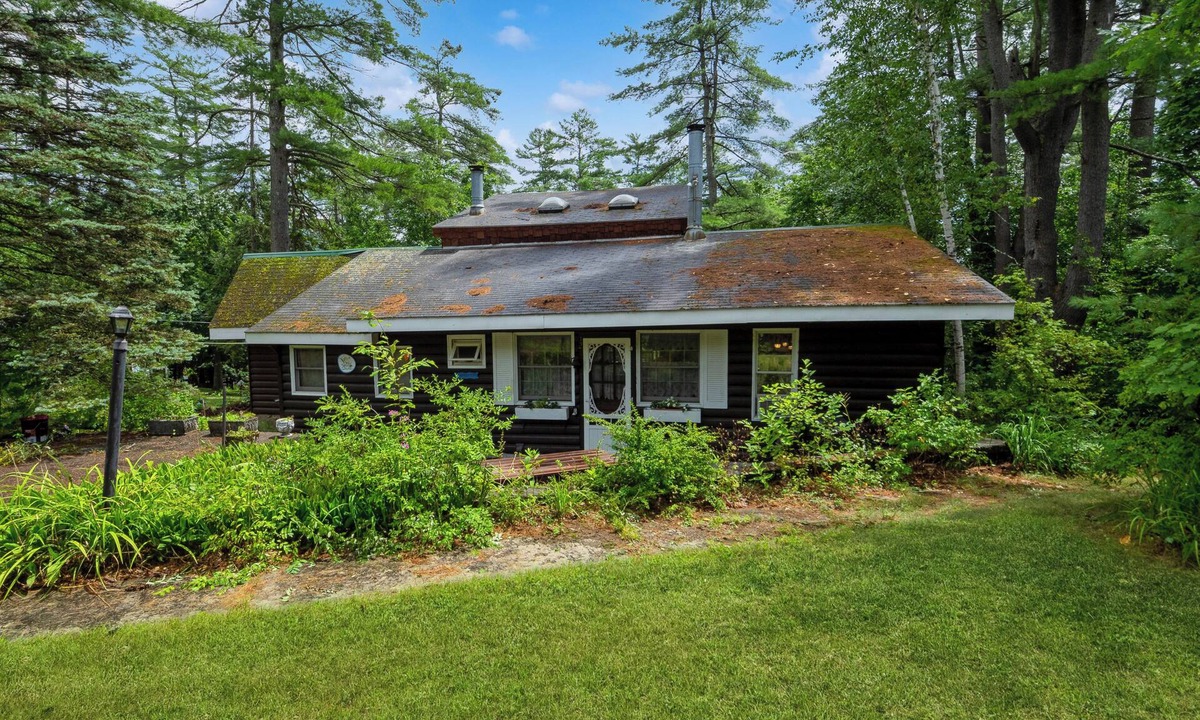 Lake Luzerne-Hadley House | Adirondacks in Style! Lake House w/Deck, Fire Pit