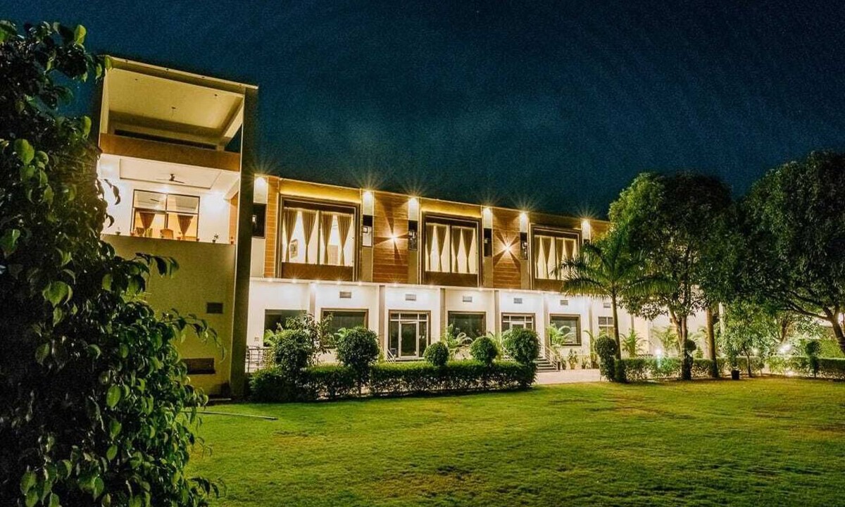 Pushkar Hostel | Aditya Palace