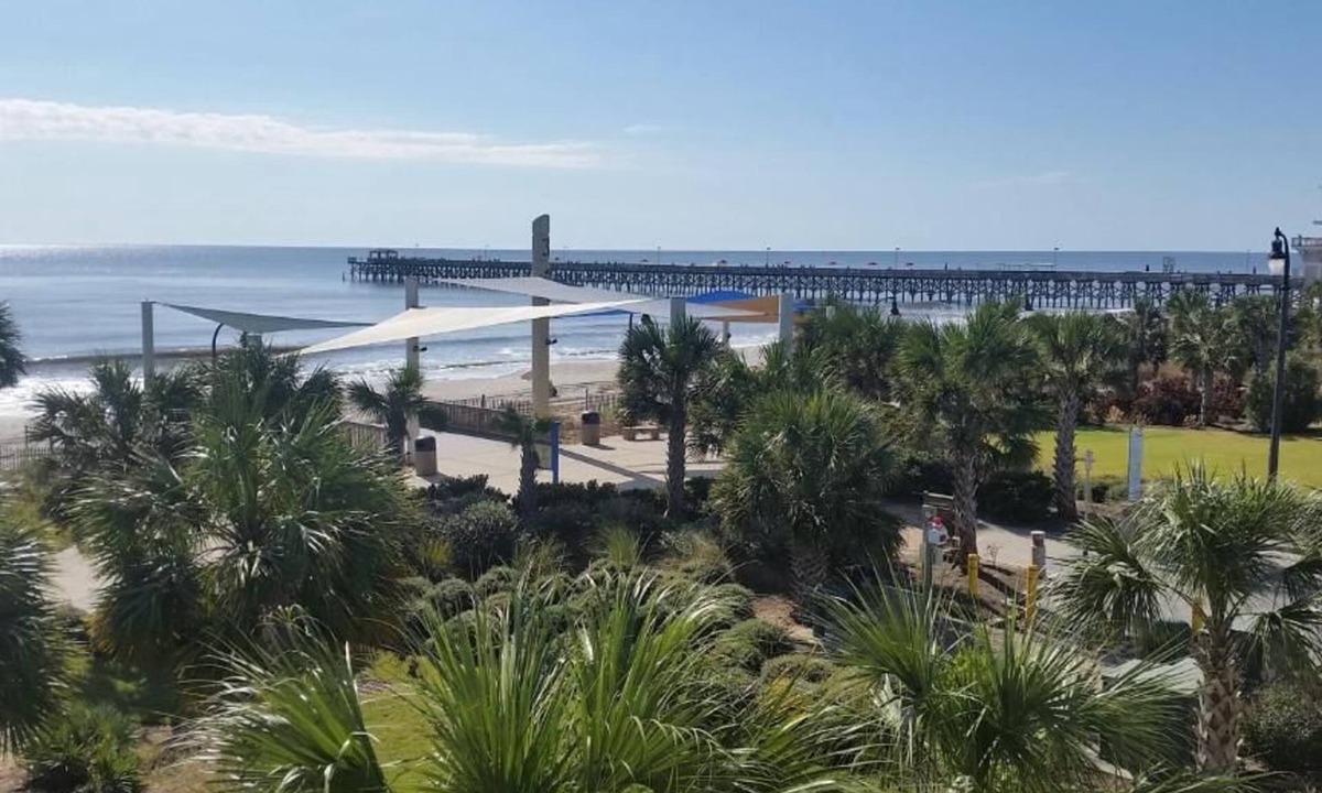 Downtown Myrtle Beach Hotel | Admiral Motor Inn