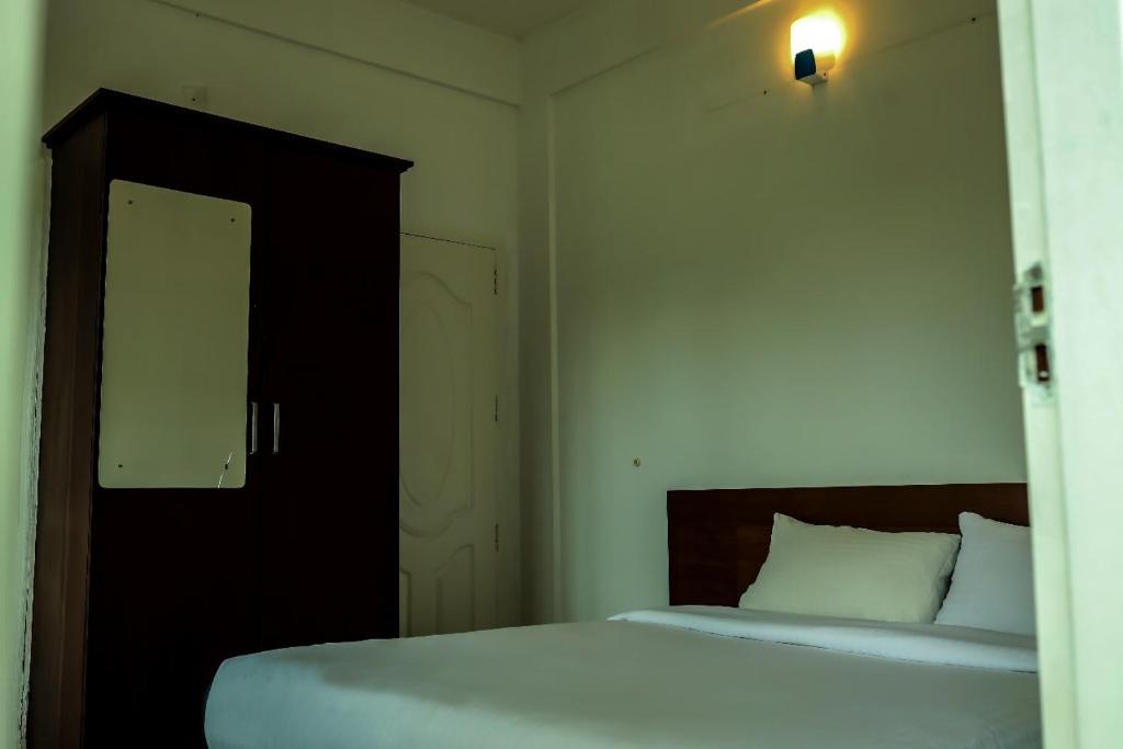 Kalpetta Hotel | Adonay inn residency