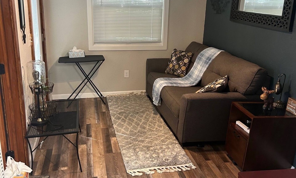 Sergeant Bluff House | Adorable 1-bedroom bungalow with AC in Sergeant Bluff