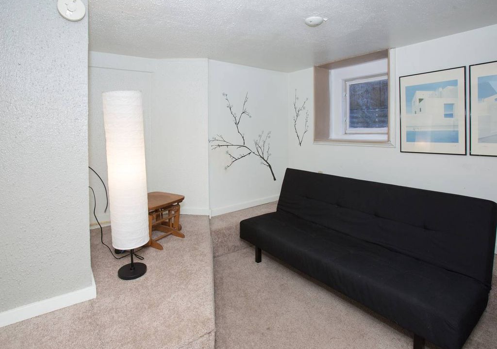 Green Lake Apartment | Adorable Apt ★ 2 min walk to Greenlake ★ Sleeps 4!
