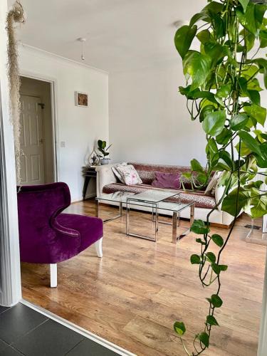 Victoria Apartment | Adorable Hackney Flat with Balcony
