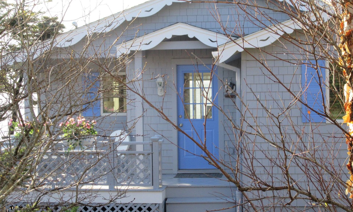 Pemaquid Point Cottage | Adorable Oceanfront Cottage On Pemaquid Point