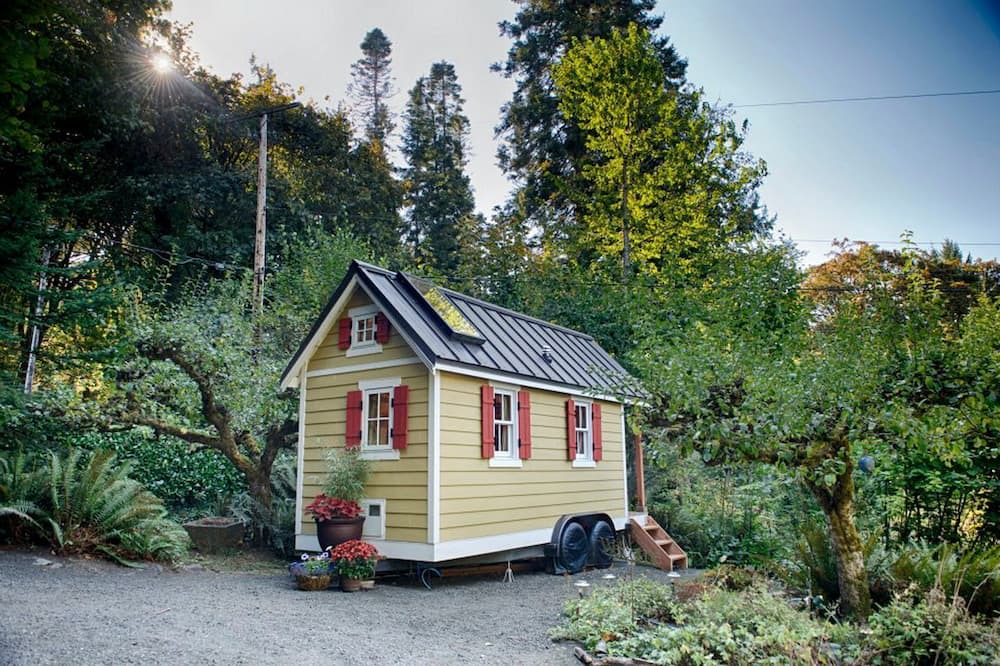 Lacey Cabin | Adorable Rural Tiny House Rental on the Puget Sound in Olympia, Washington