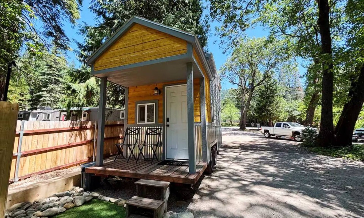 Dunsmuir House | Adorable Tiny Home!