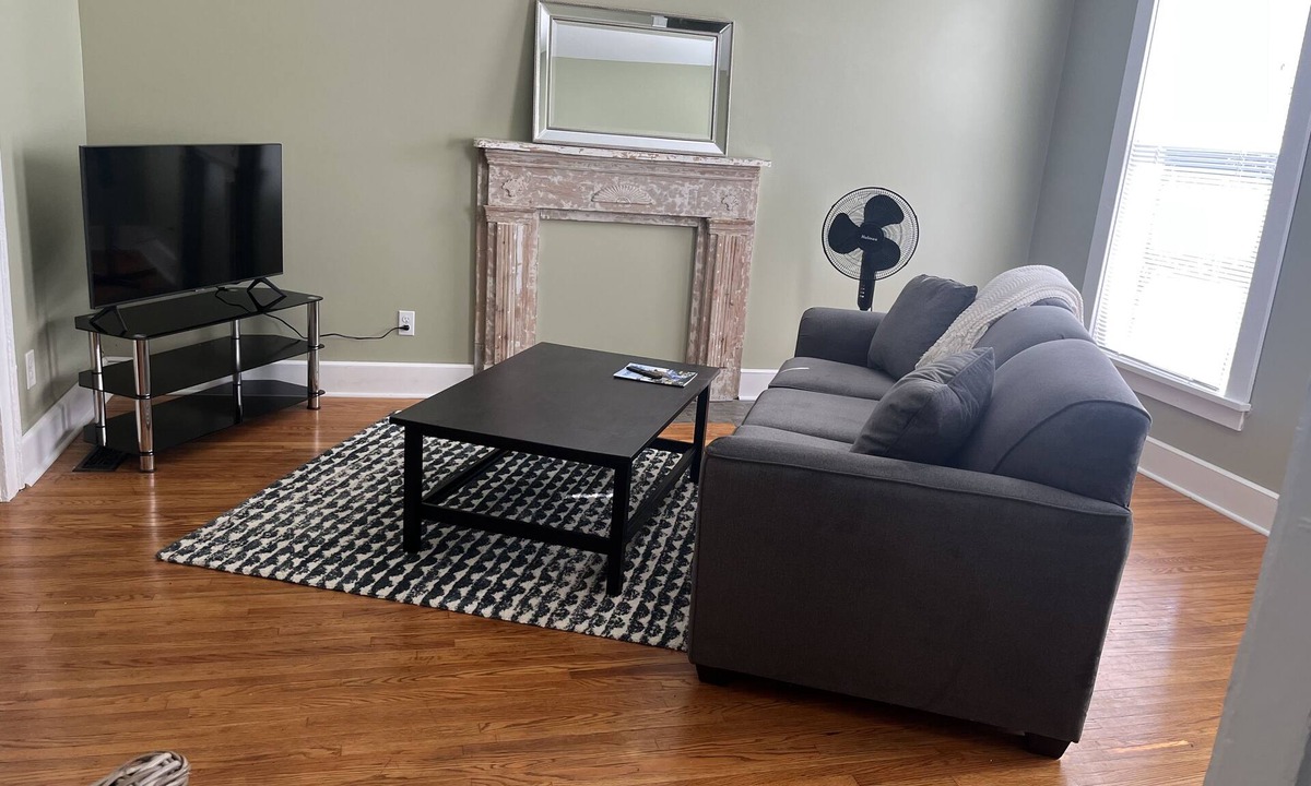 Front Park House | Adorable West Side Cottage with Onsite Laundry, Free Parking