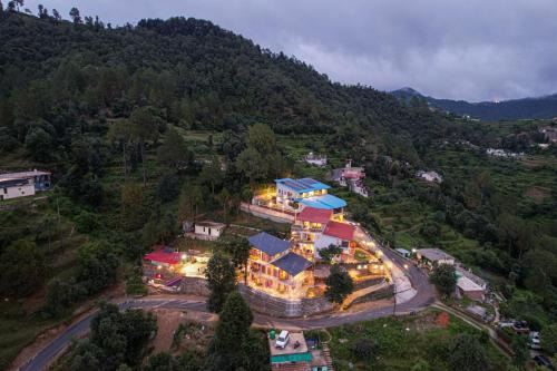 Kaul Hotel | Adrushya Estates Luxury Suites, Mukteshwar