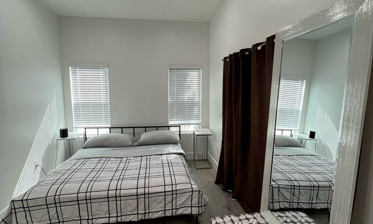 Seaside Apartment | ADU studio with bathroom 1.3 miles from beach