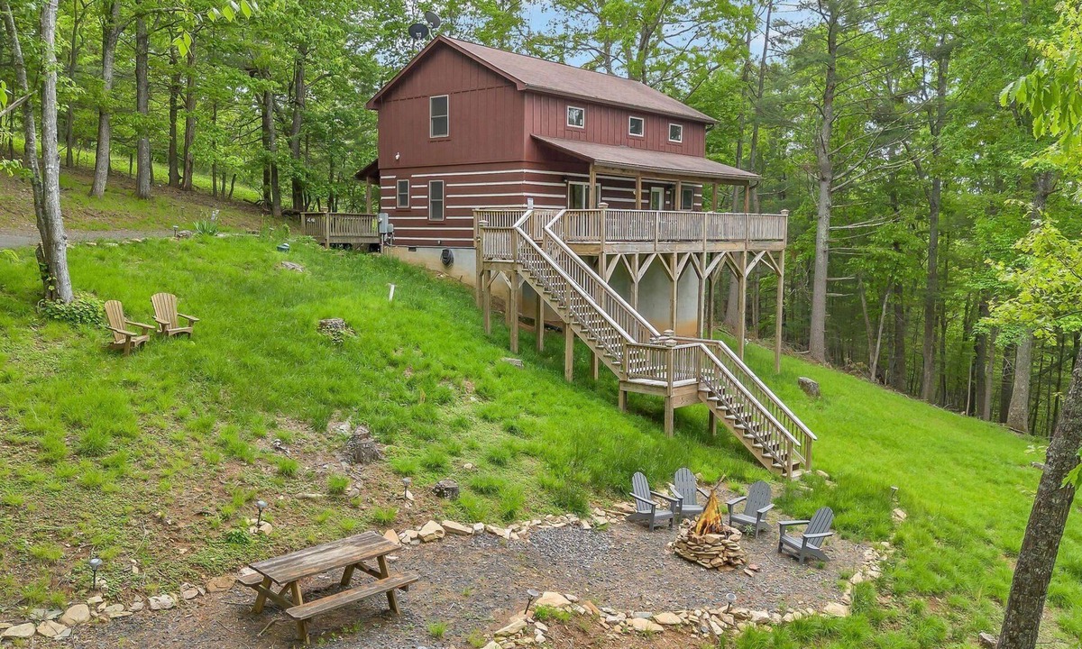 Jefferson Cabin | Adventure River Cabin | Two Acres of Private Land | Games & Entertainment Galore