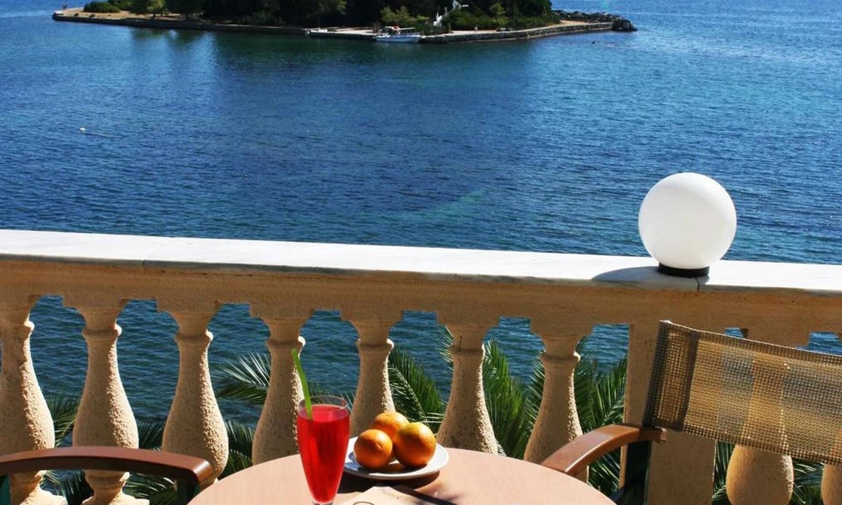Perama Hotel | Aegli Hotel