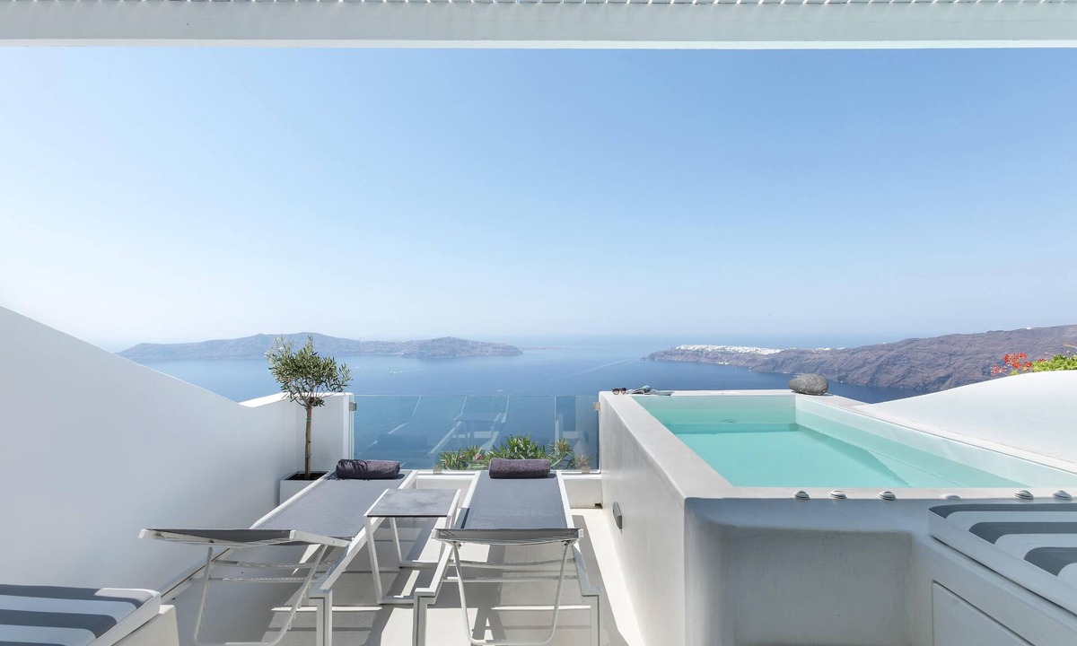 Imerovigli Apartment | Aether Suite with hot tub and sea view by Caldera Houses