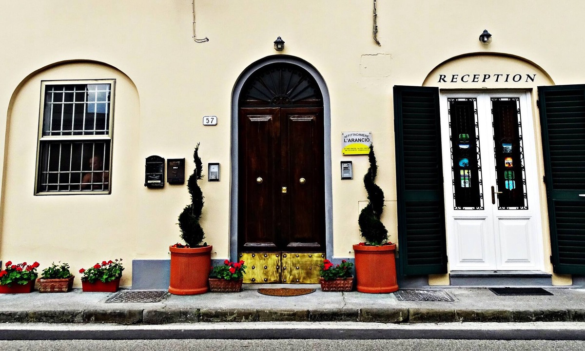 Lucca Historical Center Bed & Breakfast | affittacamere arancio